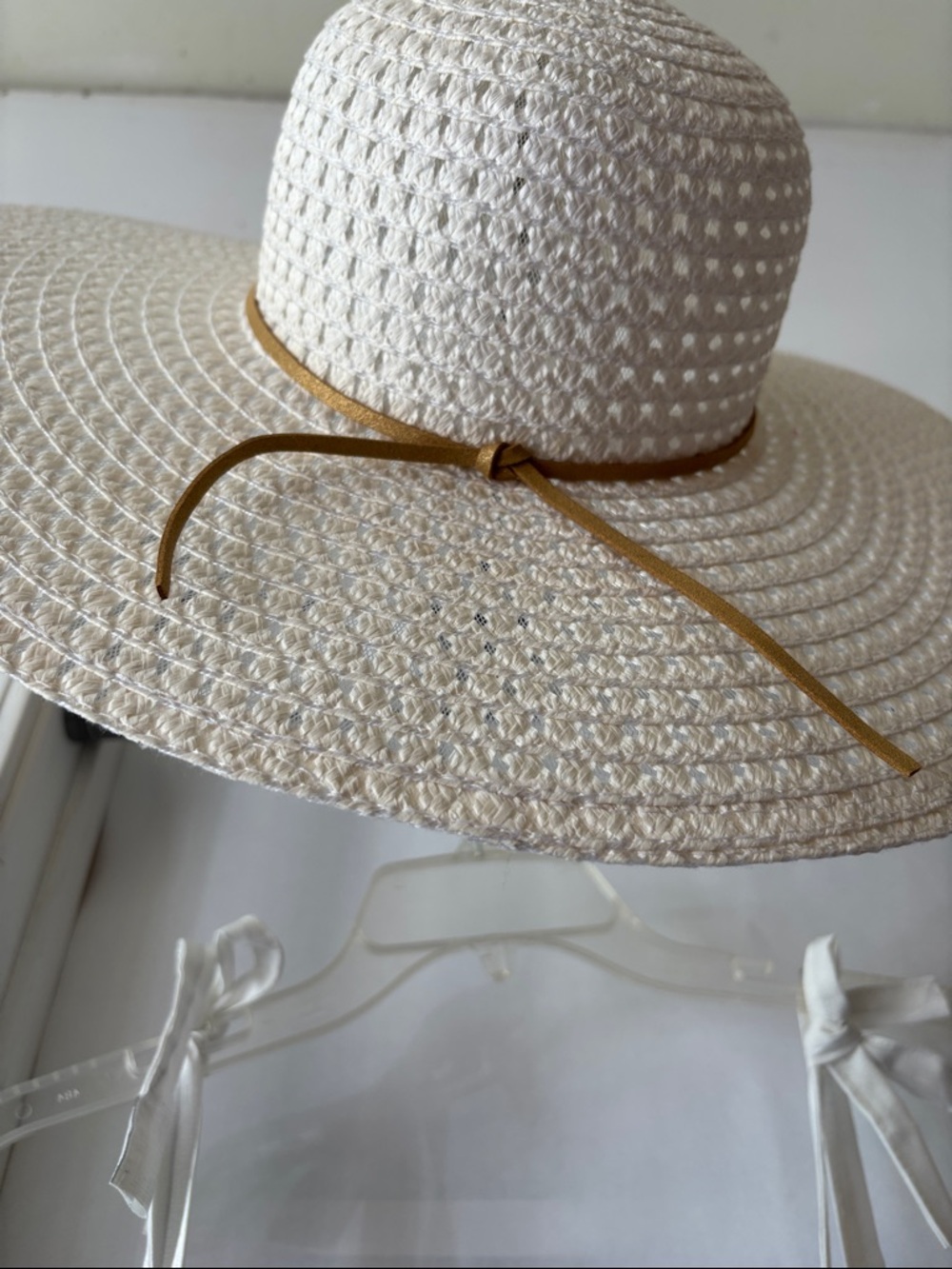 Women's Cream Rooster Print Linen Jumpsuit& wide rim sun hat, pit to pit 22”, - Picture 5 of 10